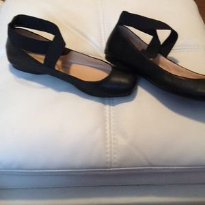 “JESSICA SIMPSON LEATHER FLATS”